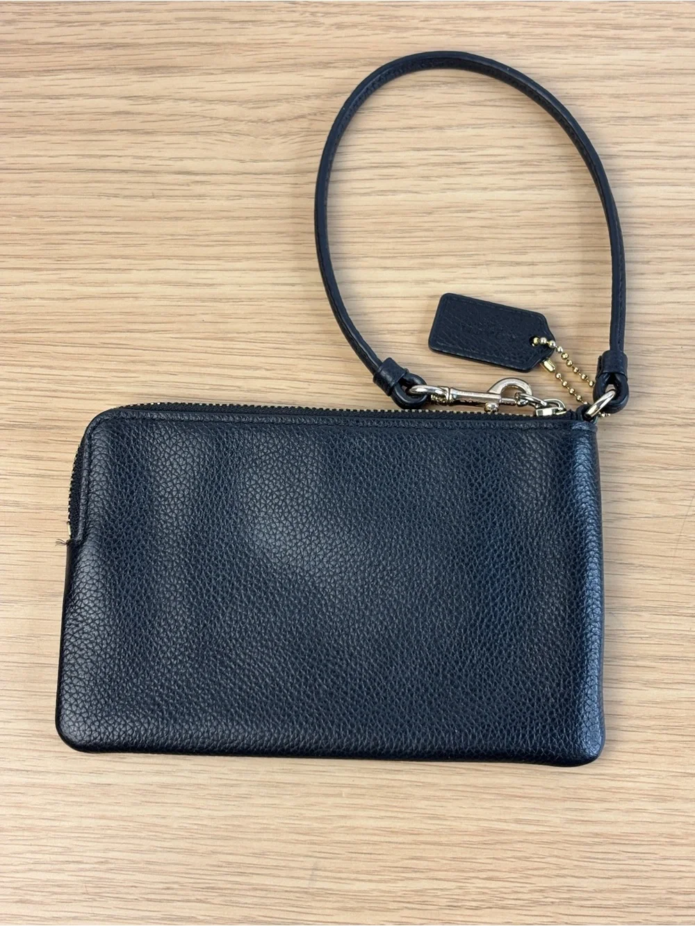 Coach Black Pebbled Leather Wristlet Horse & Carriage with Gold Accent LIKE NEW! - Picture 5 of 9